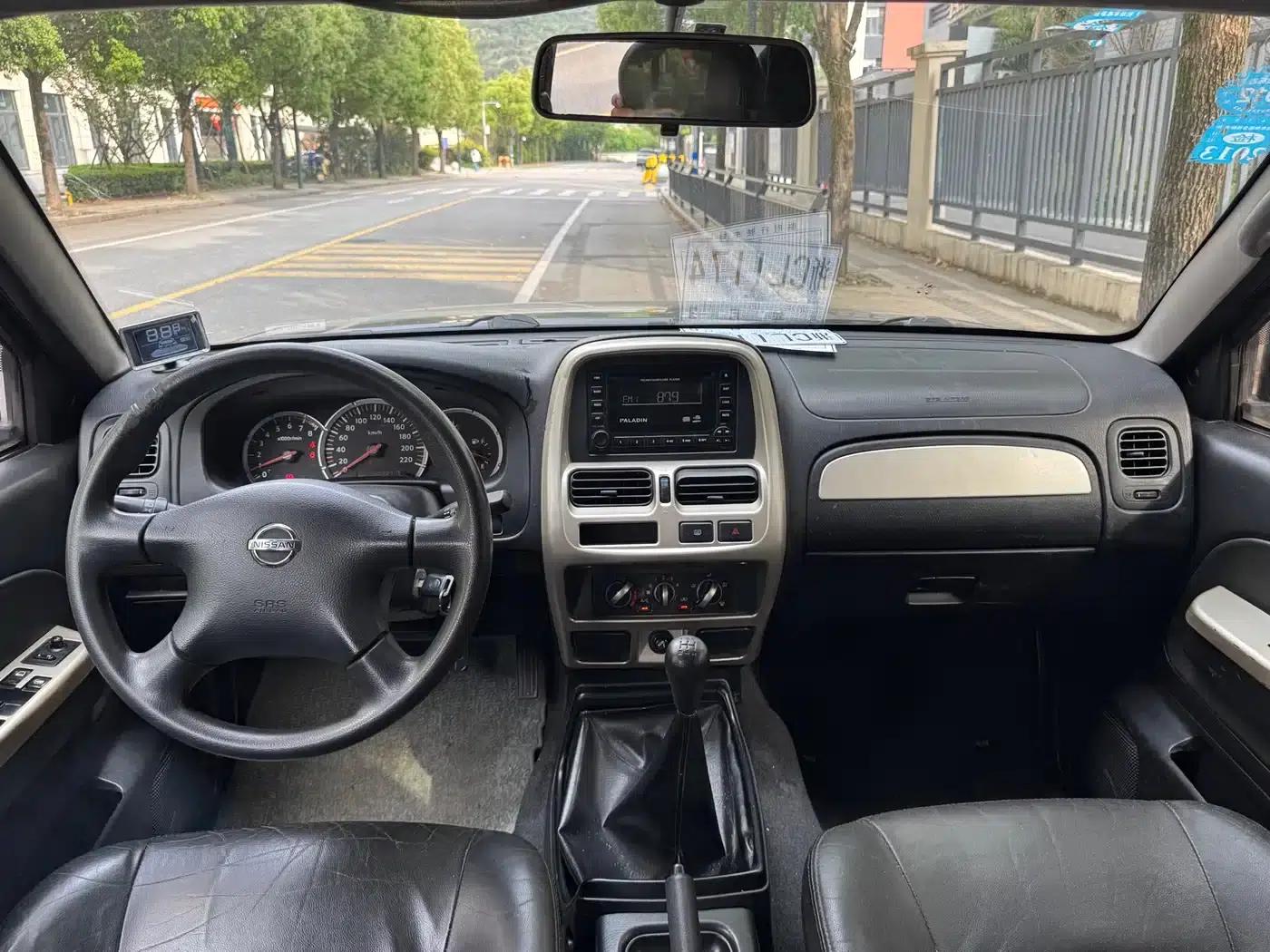 Nissan Paladin 2008 2.4L 2WD Standard Edition — миниатюра 5
