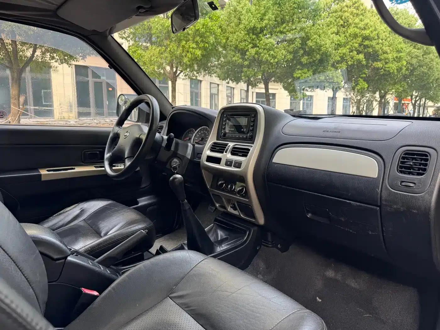 Nissan Paladin 2008 2.4L 2WD Standard Edition — миниатюра 7