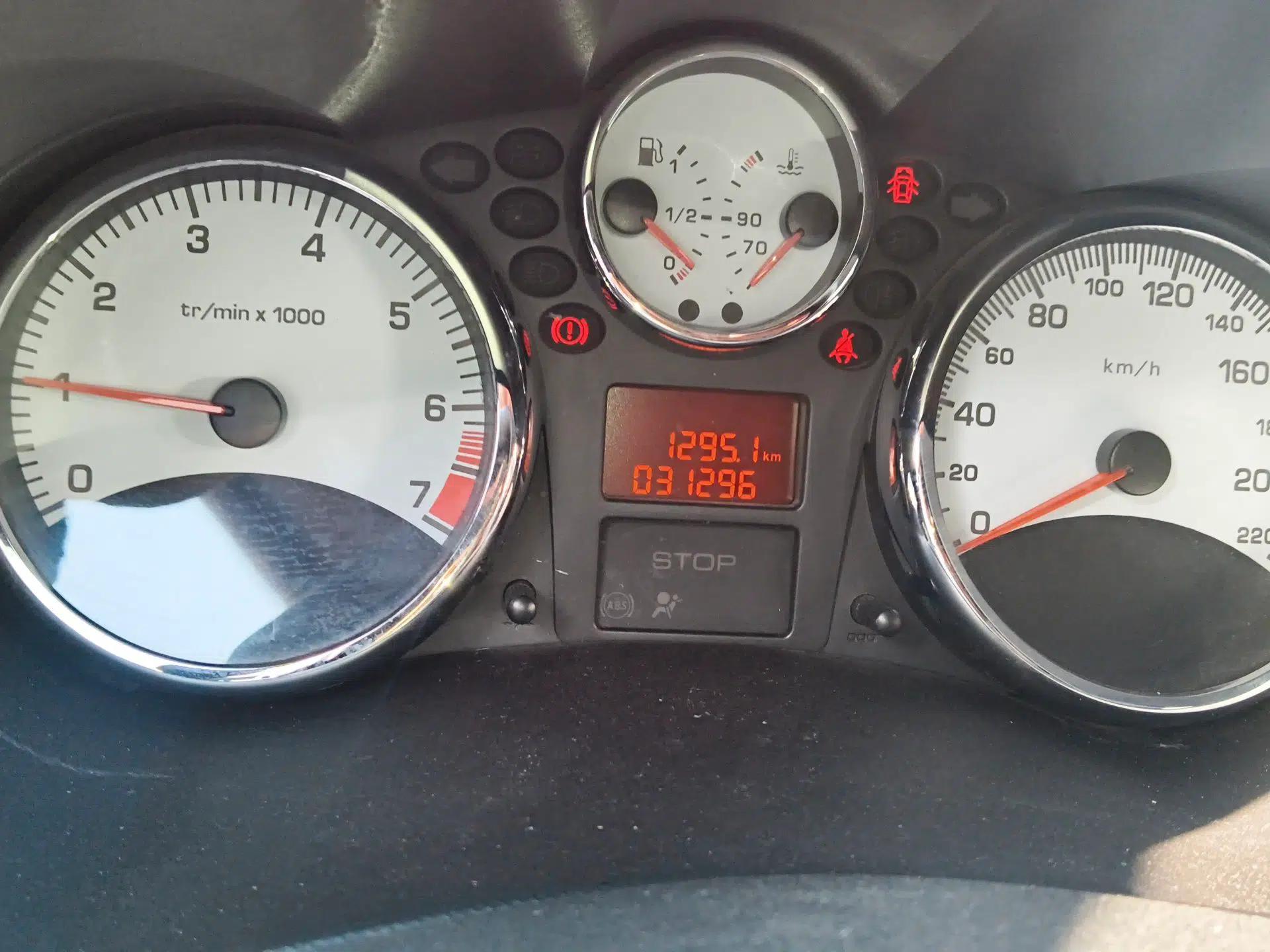 Peugeot 207 2011 Hatchback 1.4L Manual Yule Edition — миниатюра 13