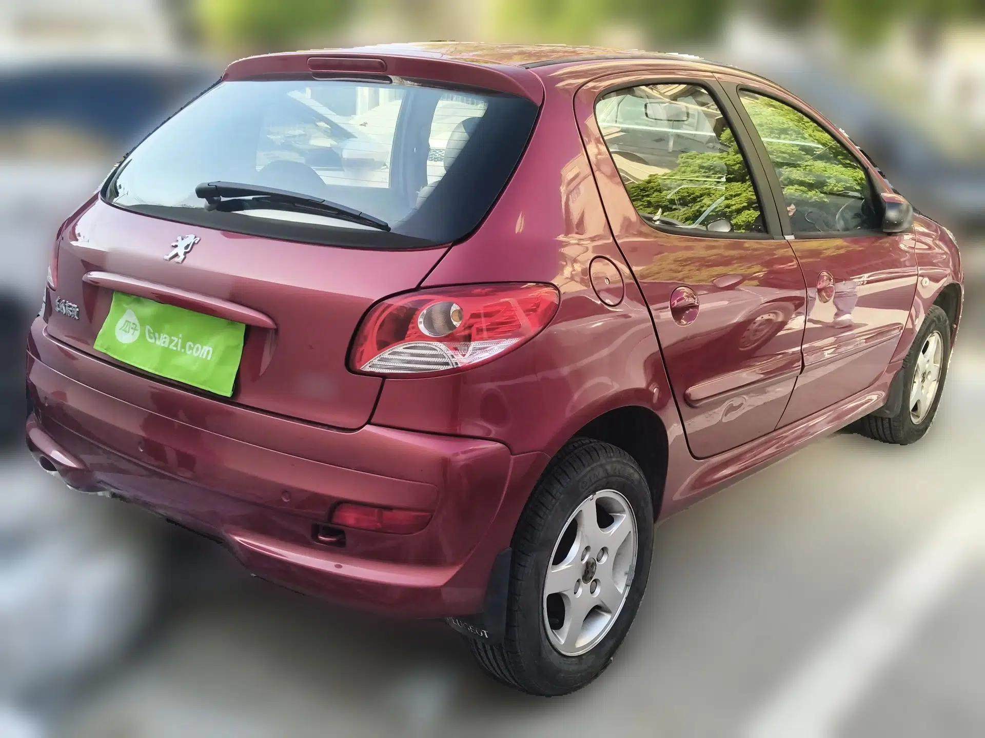 Peugeot 207 2011 Hatchback 1.4L Manual Yule Edition — миниатюра 6