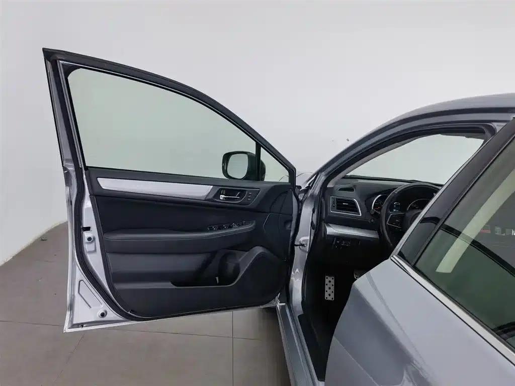 Legacy 2020 Facelift 2.5i AWD Fashion Edition — миниатюра 8
