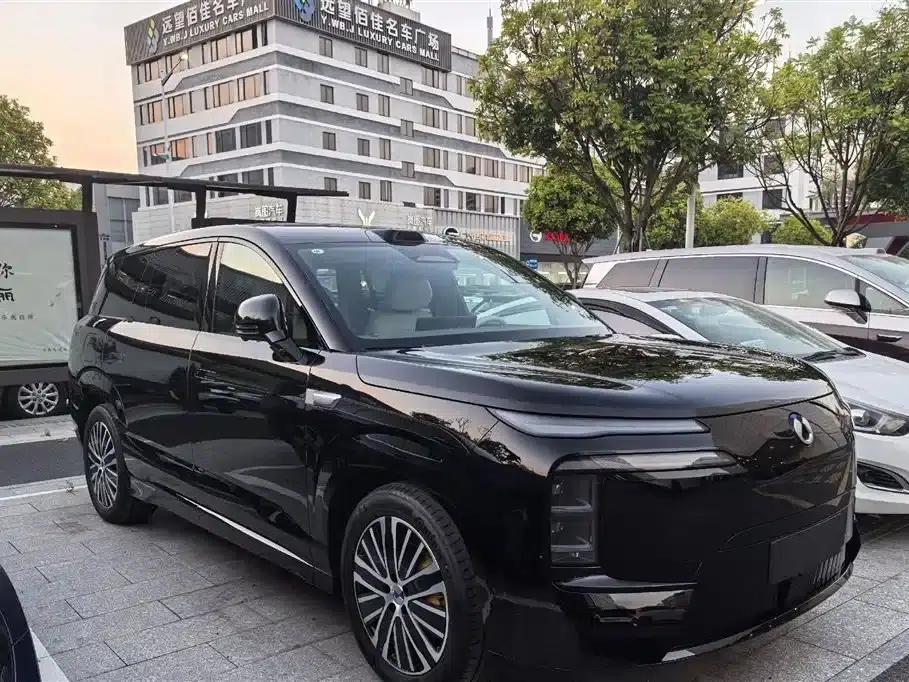 Denza N8L 2025 Flagship Edition — миниатюра 2