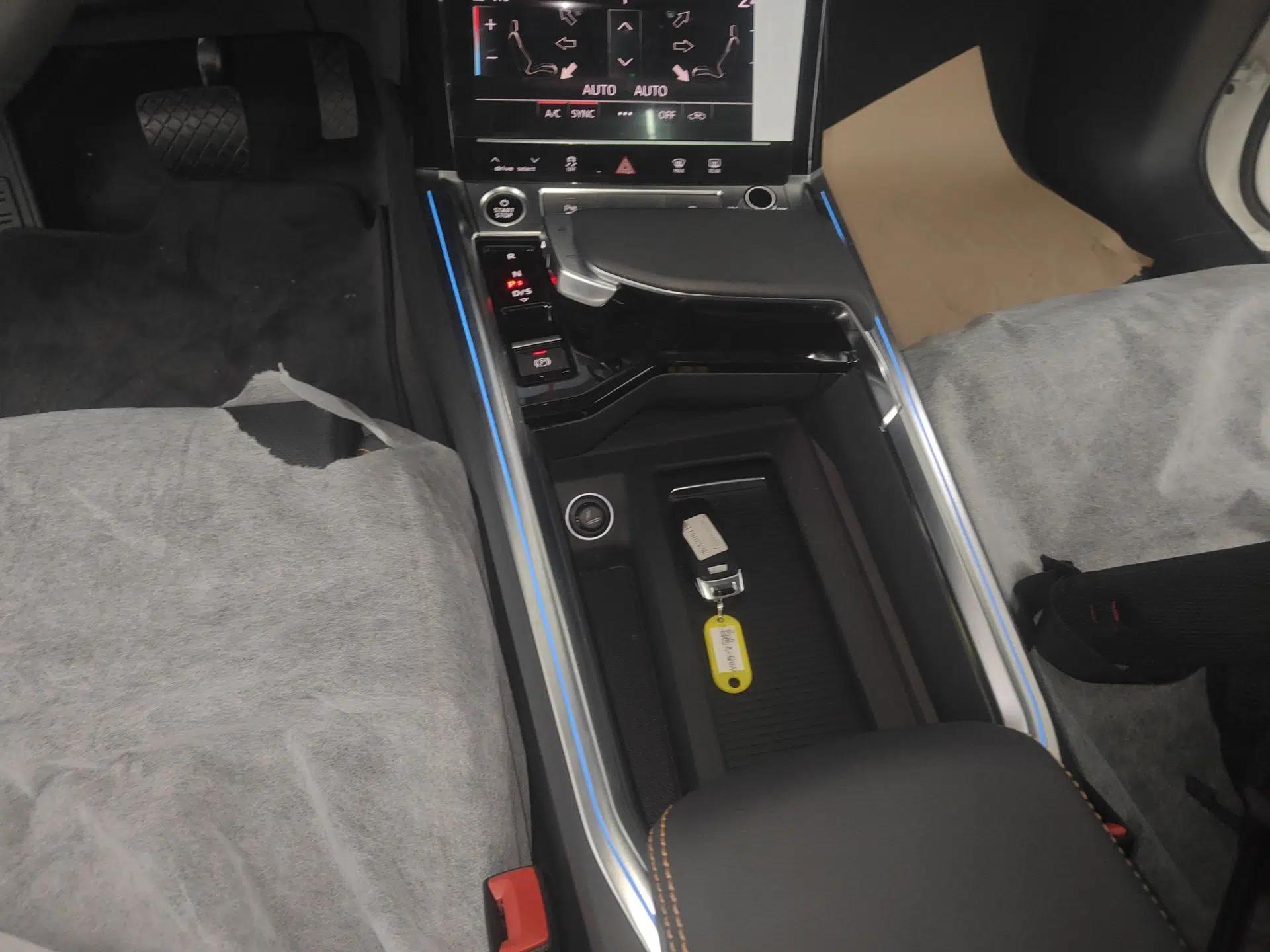 Audi e-tron 2021 50 quattro Luxury Edition — миниатюра 17