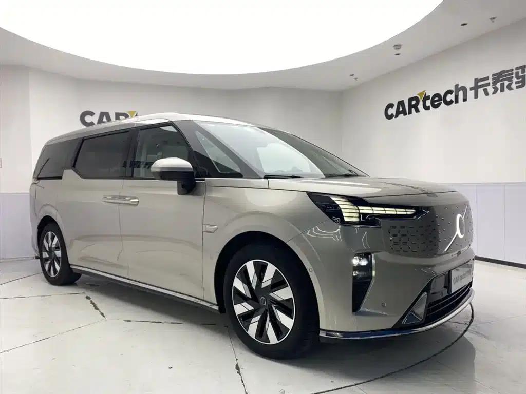 Volvo EM90 2025 Ultra 6-seater — миниатюра 2