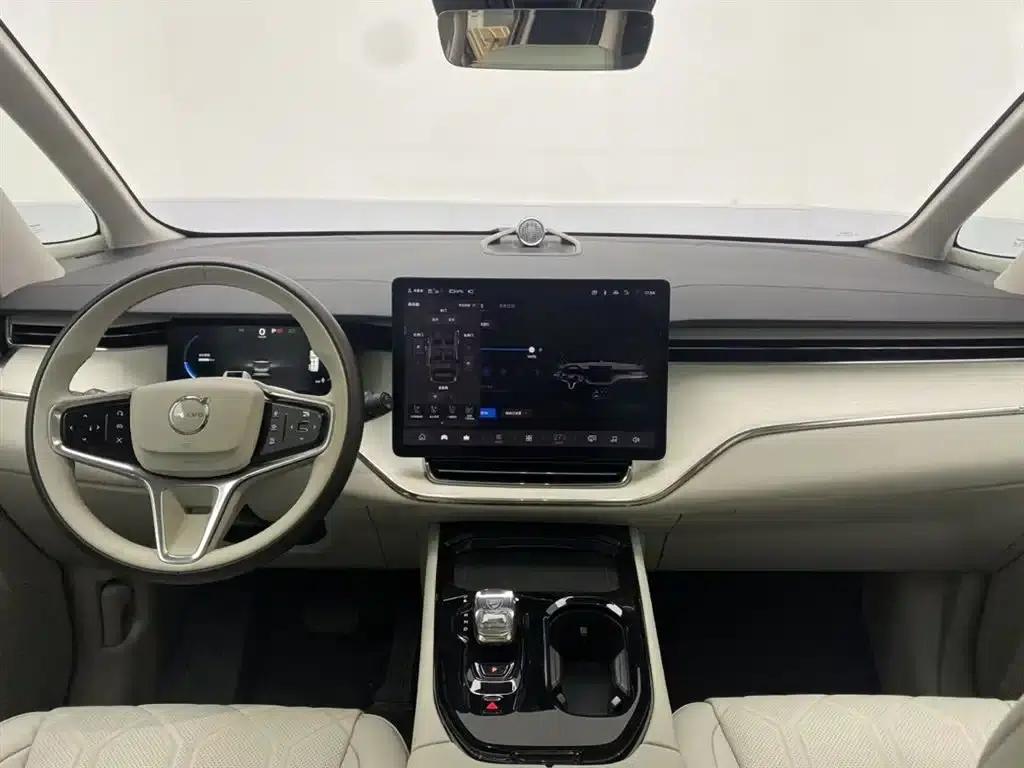 Volvo EM90 2025 Ultra 6-seater — миниатюра 14