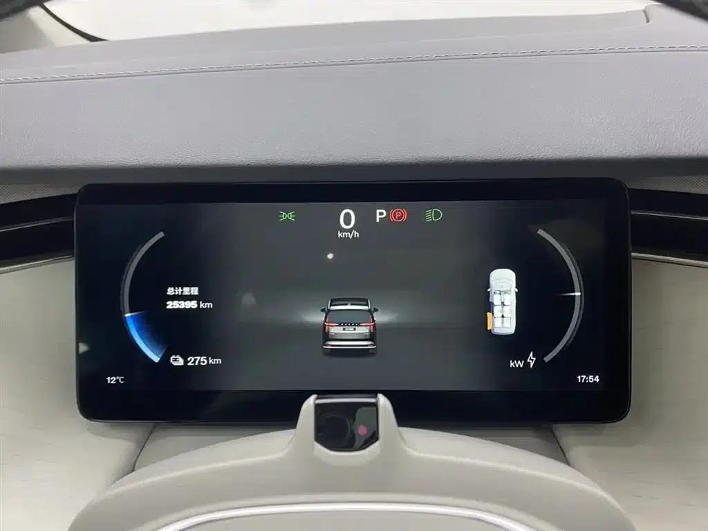 Volvo EM90 2025 Ultra 6-seater — миниатюра 16