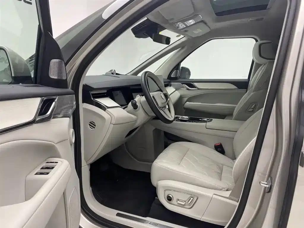 Volvo EM90 2025 Ultra 6-seater — миниатюра 18