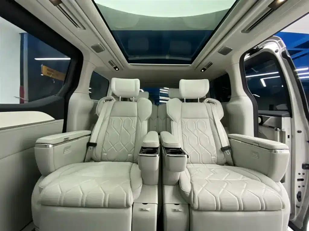 Volvo EM90 2025 Ultra 6-seater — миниатюра 23