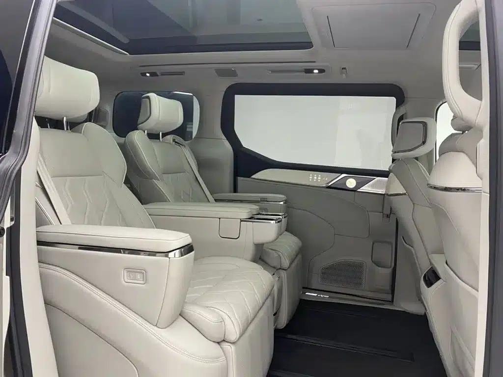 Volvo EM90 2025 Ultra 6-seater — миниатюра 24