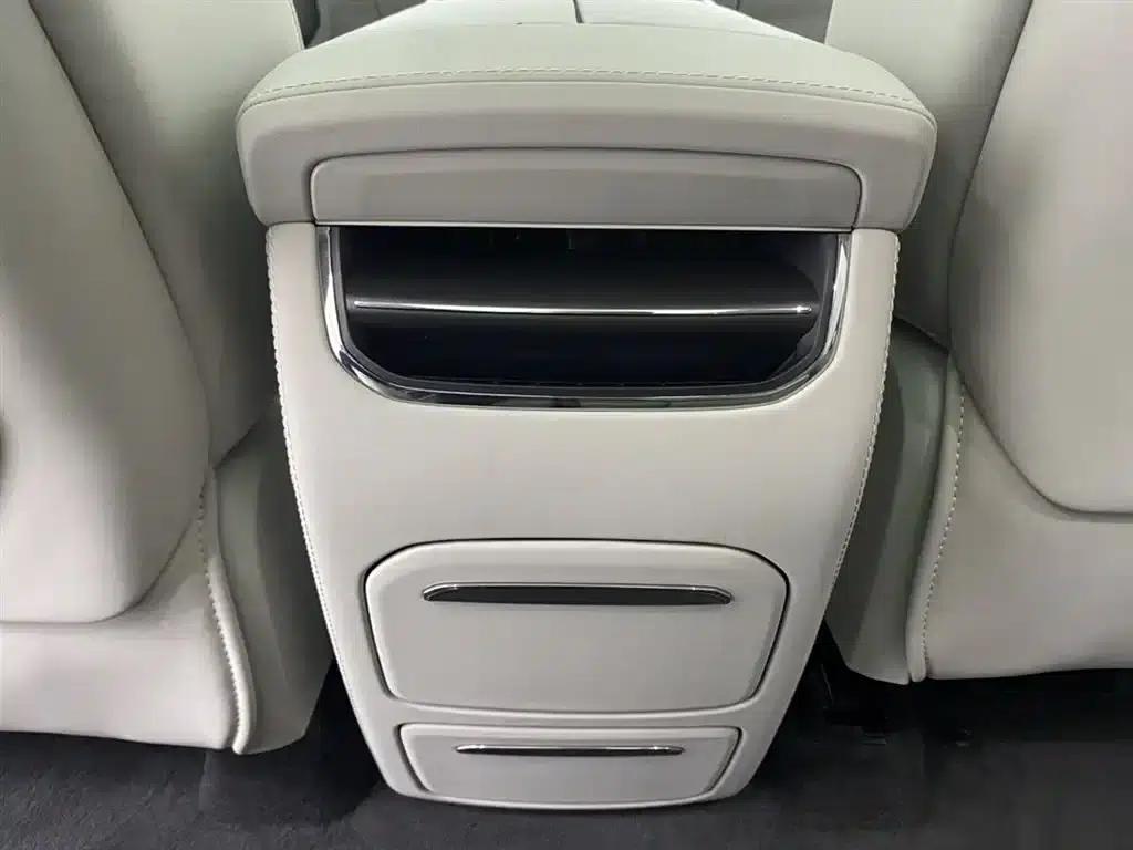 Volvo EM90 2025 Ultra 6-seater — миниатюра 27