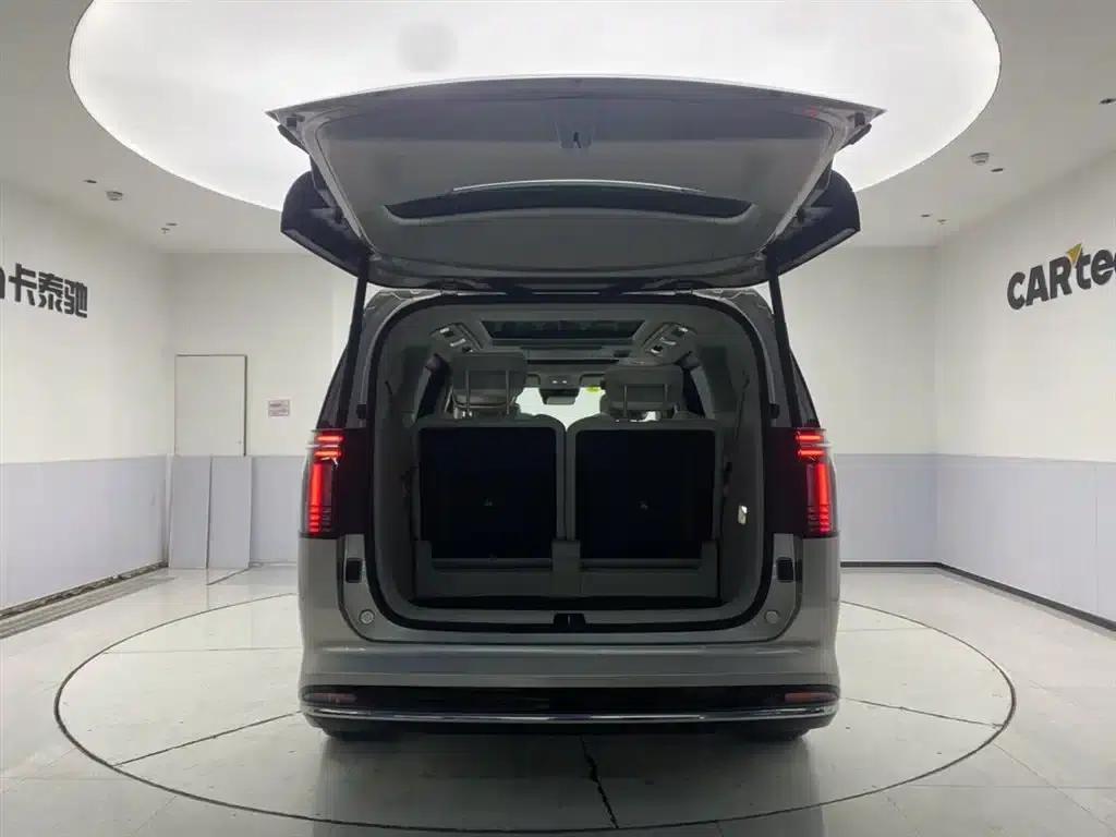 Volvo EM90 2025 Ultra 6-seater — миниатюра 29