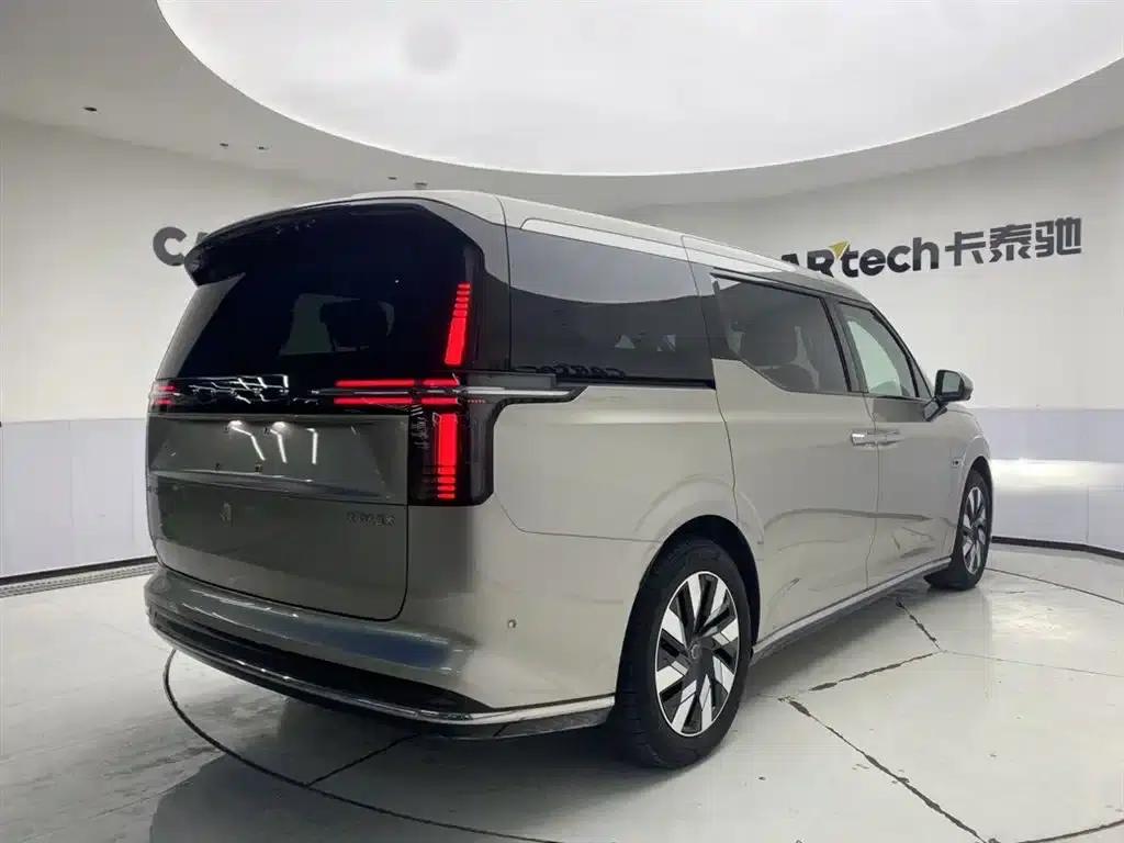 Volvo EM90 2025 Ultra 6-seater — миниатюра 5