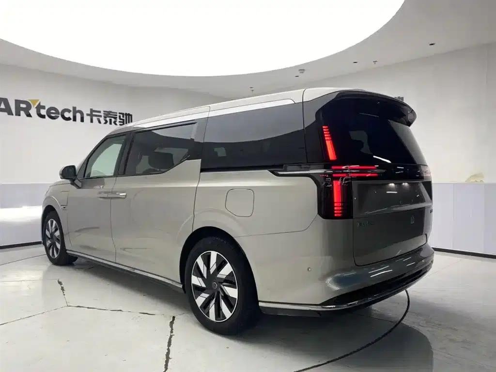 Volvo EM90 2025 Ultra 6-seater — миниатюра 7