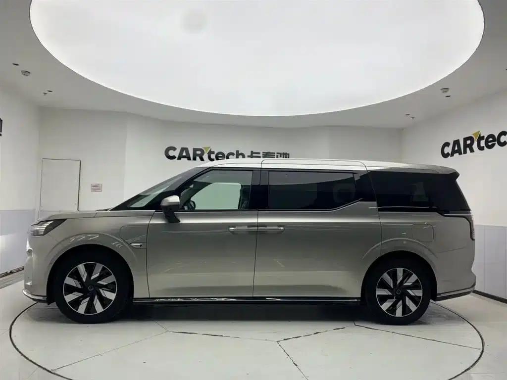 Volvo EM90 2025 Ultra 6-seater — миниатюра 8