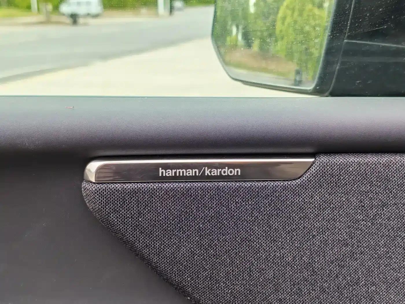 2026 Volvo XC70 Plug-in Hybrid, All-Wheel Drive, Ultra Range — миниатюра 12