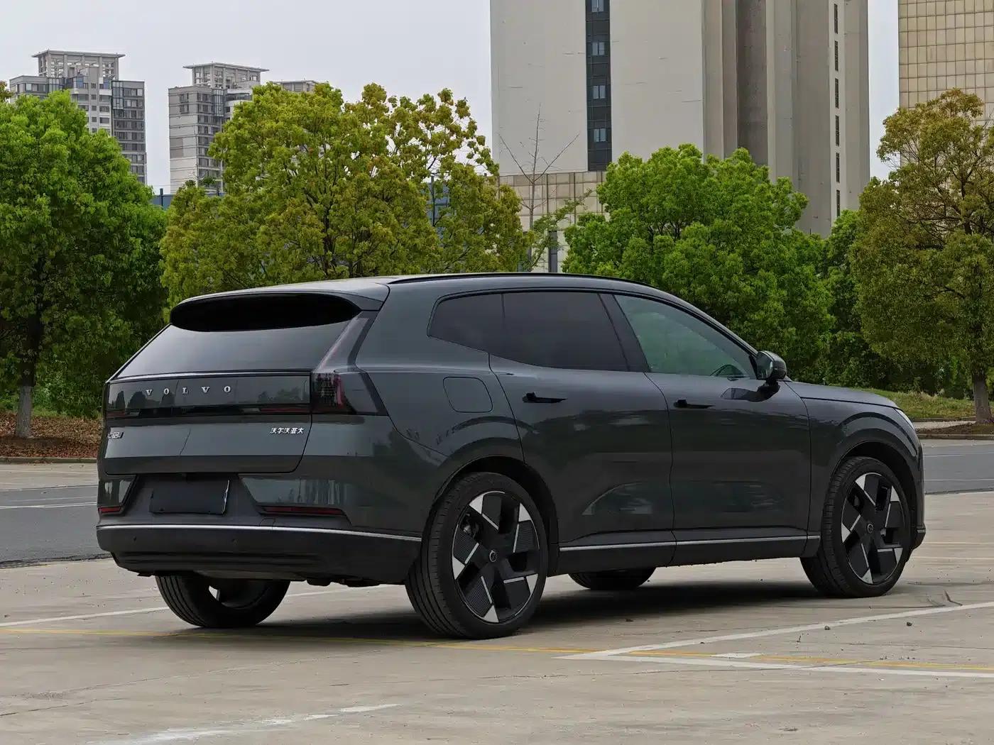 2026 Volvo XC70 Plug-in Hybrid, All-Wheel Drive, Ultra Range — миниатюра 5