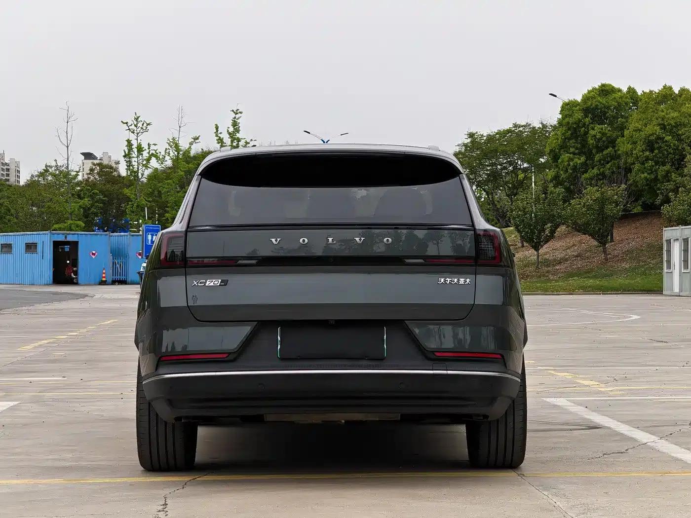 2026 Volvo XC70 Plug-in Hybrid, All-Wheel Drive, Ultra Range — миниатюра 6
