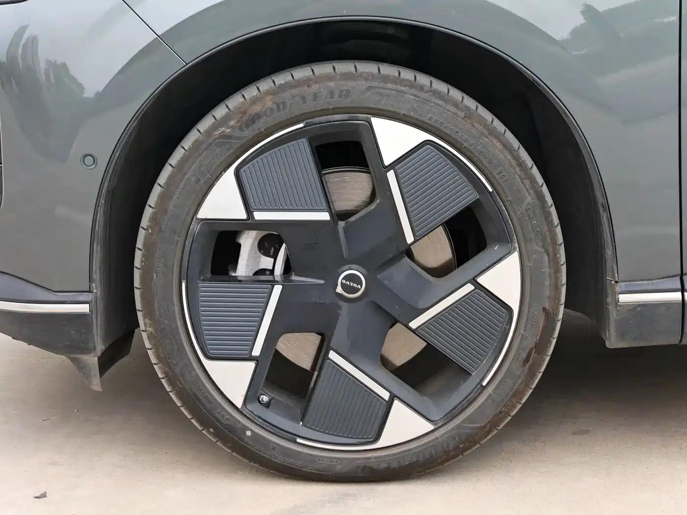 2026 Volvo XC70 Plug-in Hybrid, All-Wheel Drive, Ultra Range — миниатюра 8