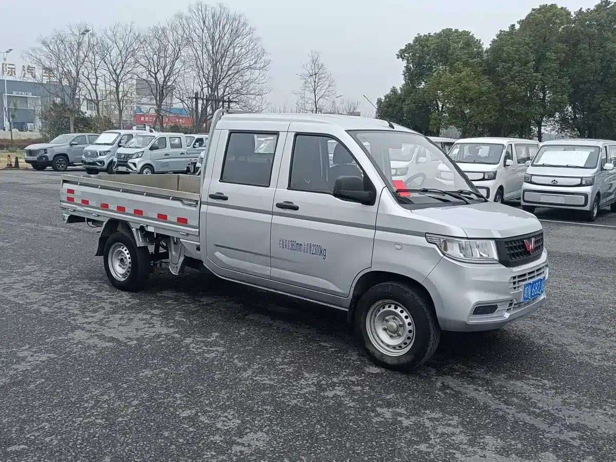 Wuling Rongguang New Card 2019 Model 1.5L Double Cab L3C — миниатюра 3