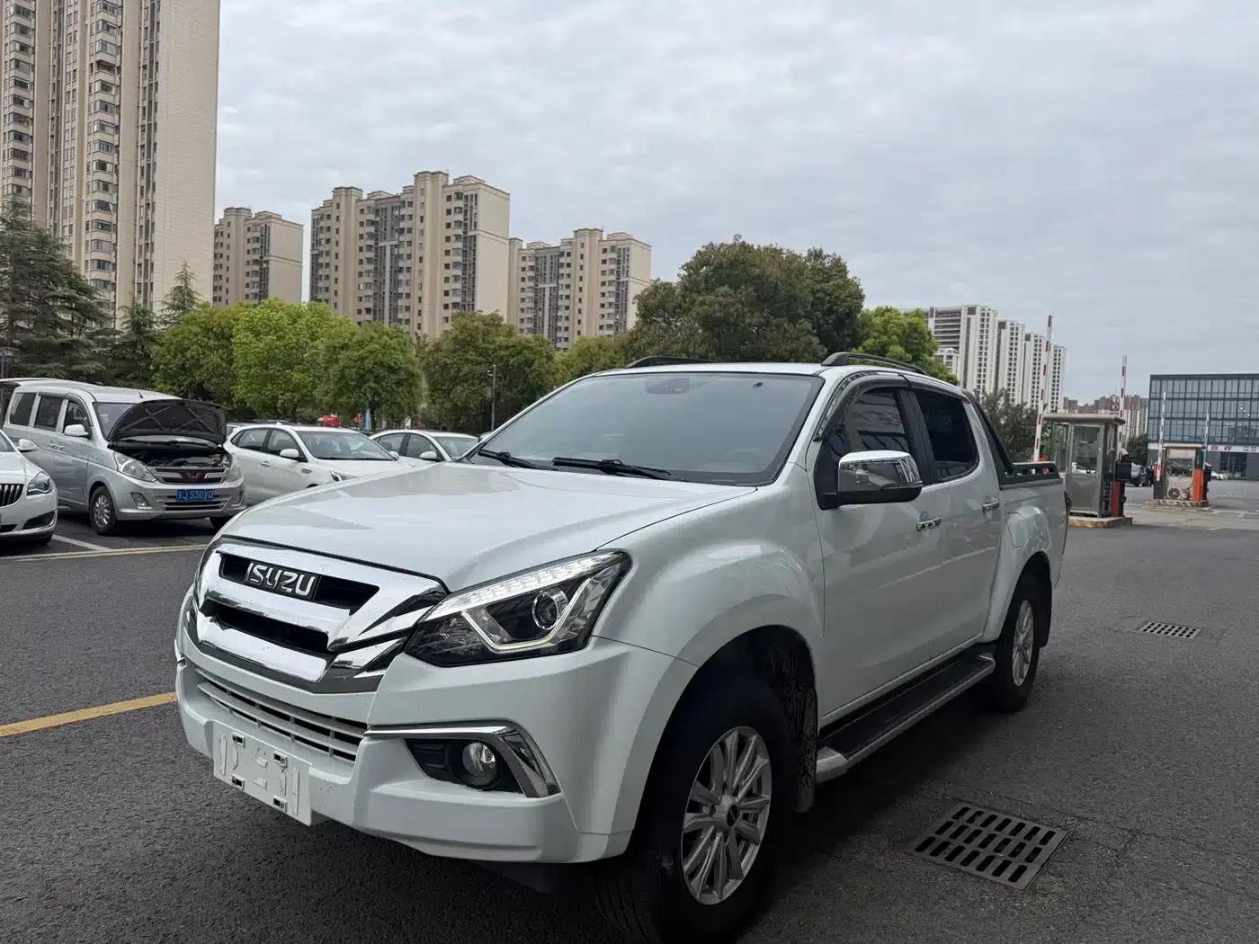 D-MAX 2020 1.9T 2WD Automatic Comfort Edition (National VI Emission Standard) RZ4E Hi-Power — миниатюра 3