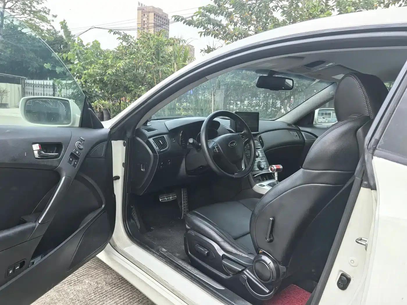 Genesis Coupe 2009 2.0T Automatic Luxury Edition — миниатюра 5
