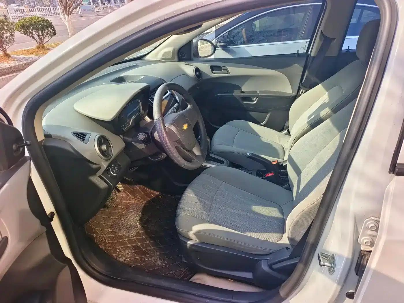 2014 Aveo Sedan 1.4SL AT Fashion Sunroof Edition — миниатюра 8