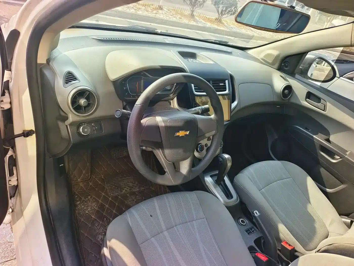 2014 Aveo Sedan 1.4SL AT Fashion Sunroof Edition — миниатюра 9