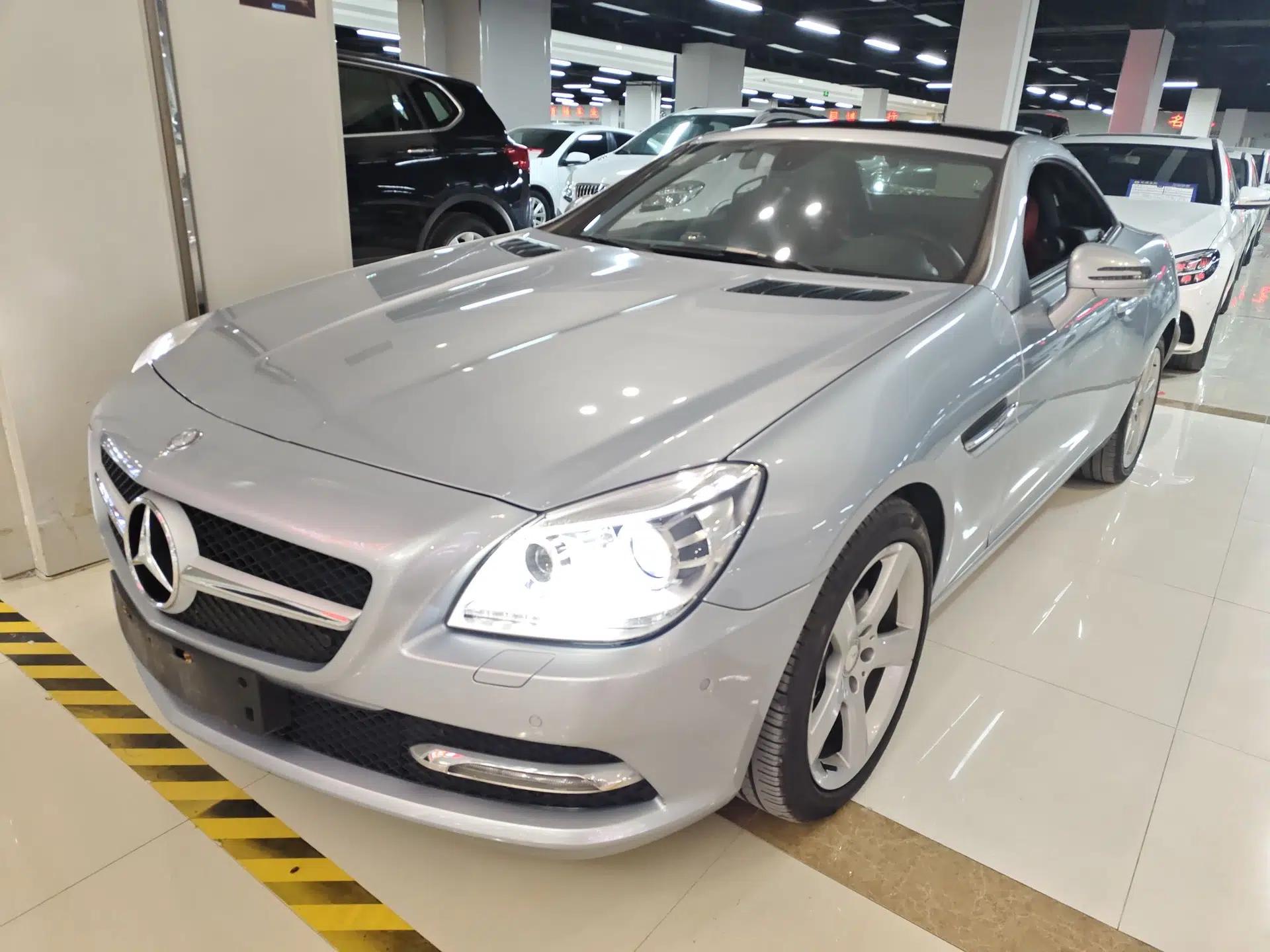 Mercedes-Benz SLK-Class 2011 SLK 200 Fashion Model — миниатюра 1