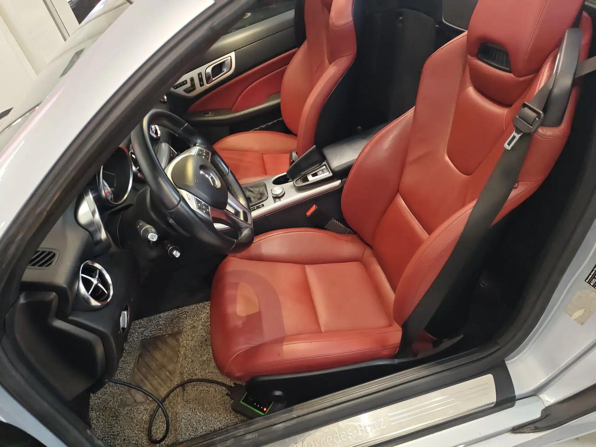 Mercedes-Benz SLK-Class 2011 SLK 200 Fashion Model — миниатюра 18