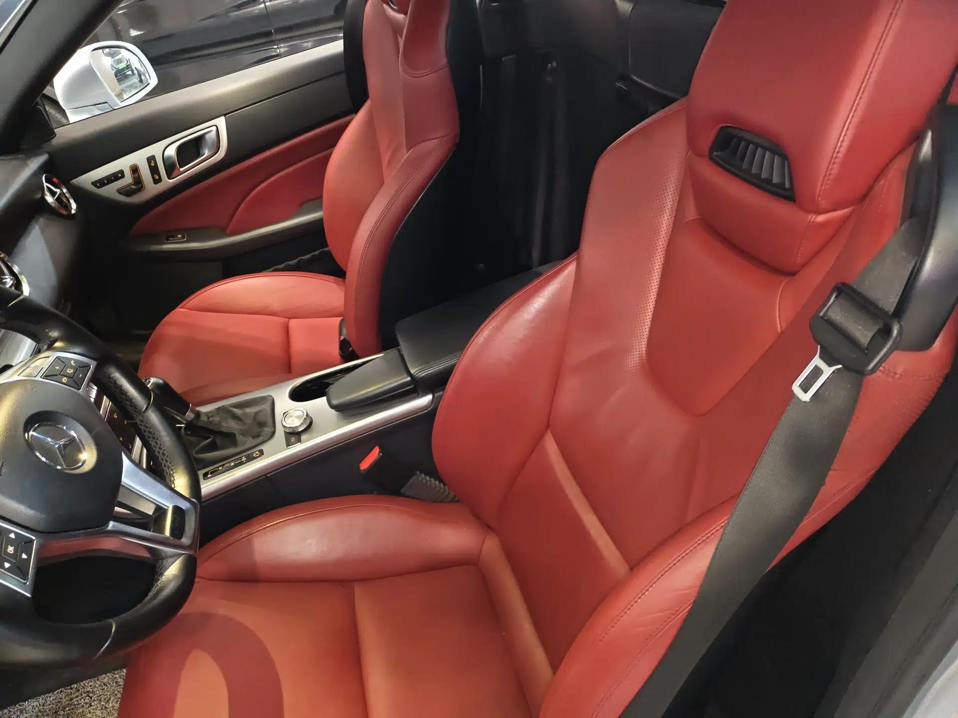 Mercedes-Benz SLK-Class 2011 SLK 200 Fashion Model — миниатюра 20