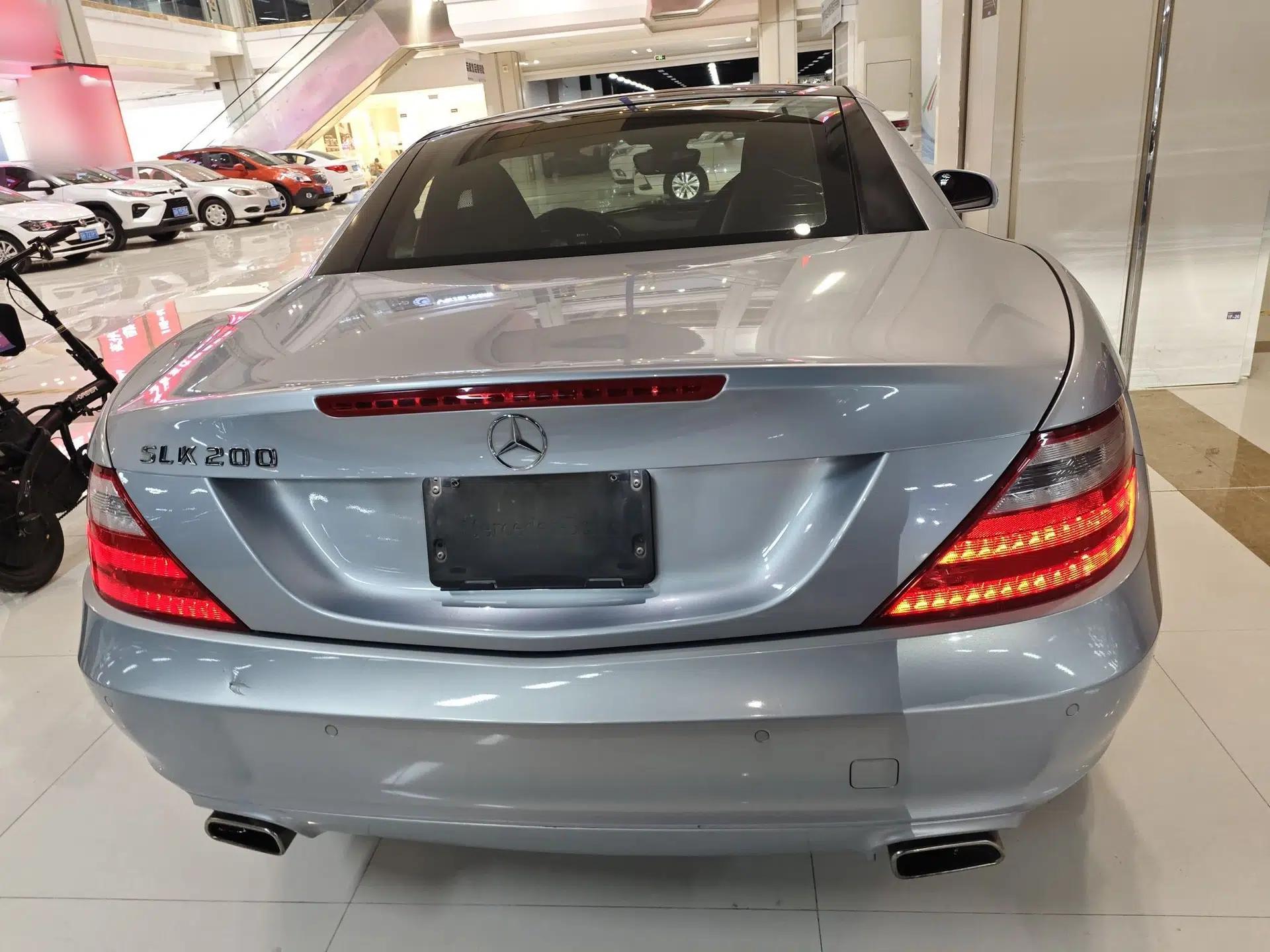 Mercedes-Benz SLK-Class 2011 SLK 200 Fashion Model — миниатюра 5