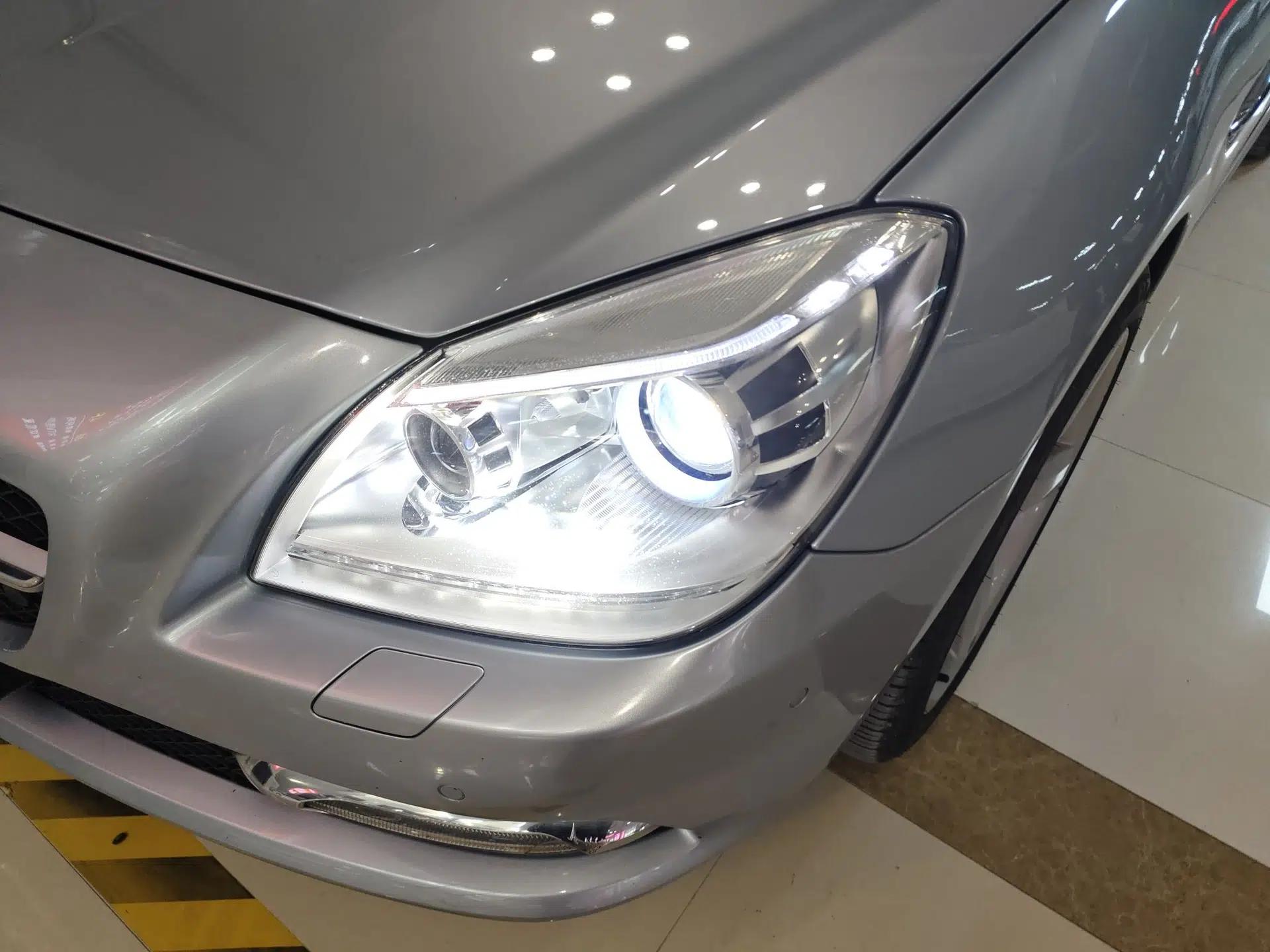 Mercedes-Benz SLK-Class 2011 SLK 200 Fashion Model — миниатюра 9
