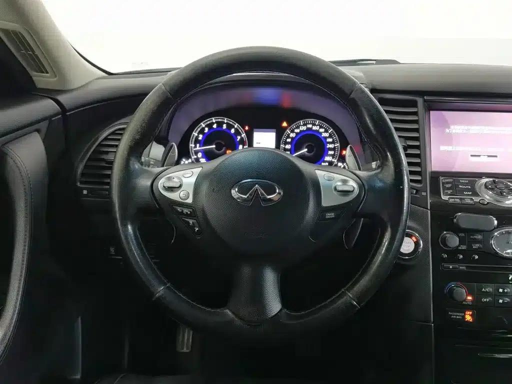 Infiniti QX70 2013 3.7L Standard Edition — миниатюра 11