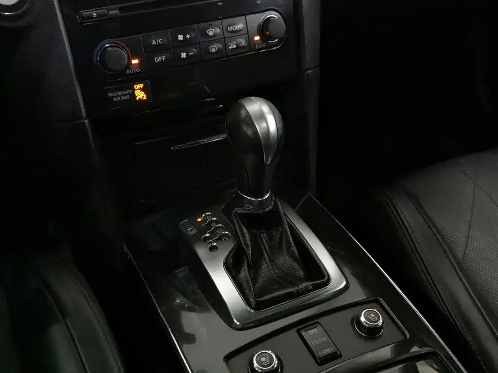 Infiniti QX70 2013 3.7L Standard Edition — миниатюра 13