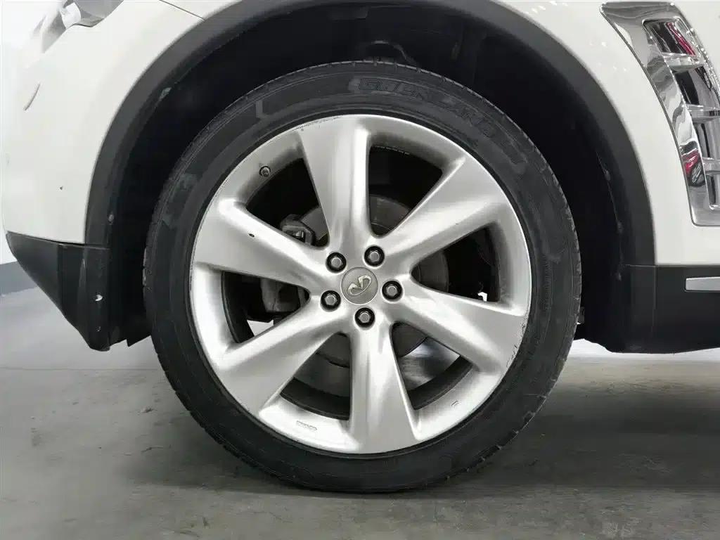 Infiniti QX70 2013 3.7L Standard Edition — миниатюра 17