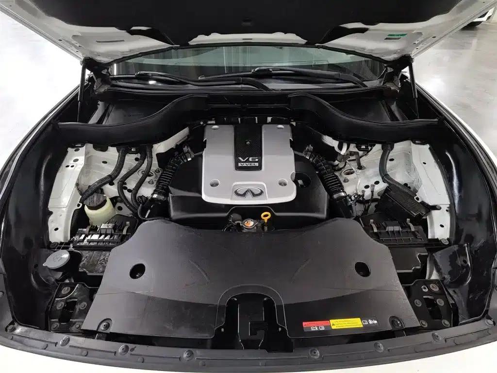 Infiniti QX70 2013 3.7L Standard Edition — миниатюра 6