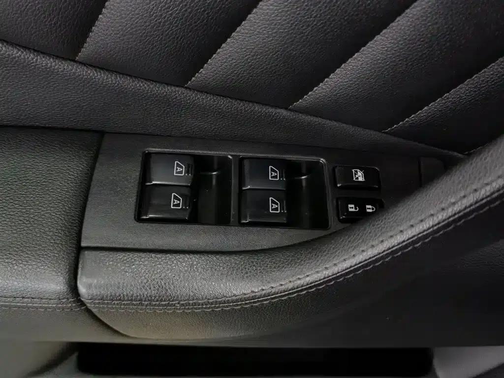 Infiniti QX70 2013 3.7L Standard Edition — миниатюра 9