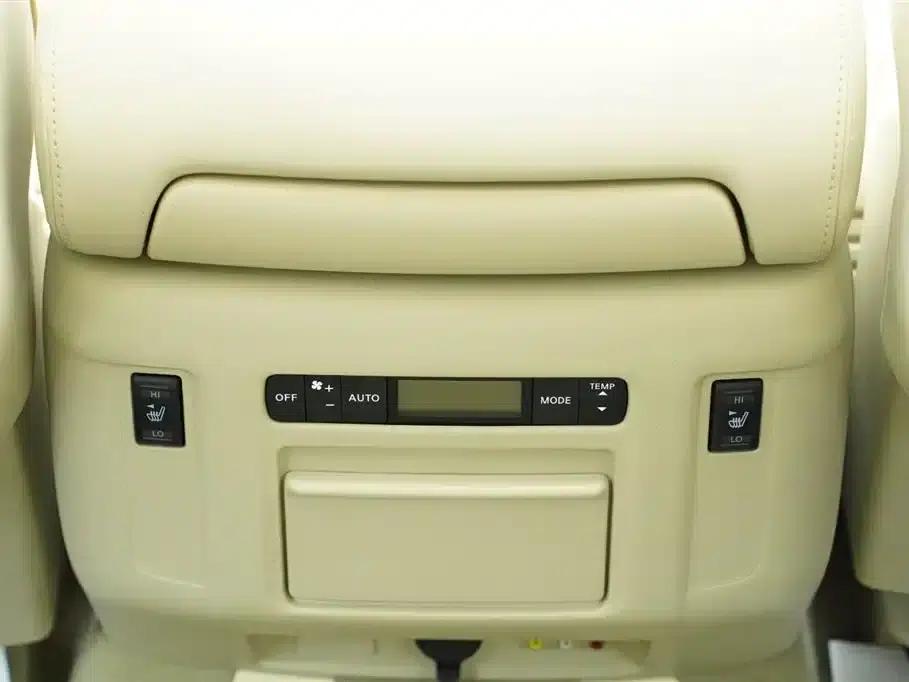 2011 Infiniti QX56 — миниатюра 18