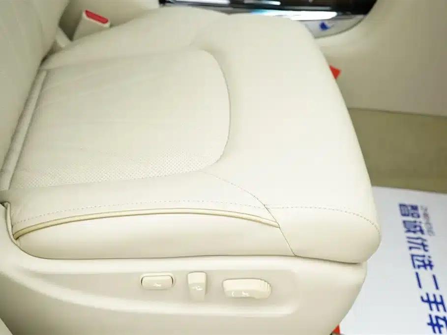 2011 Infiniti QX56 — миниатюра 30
