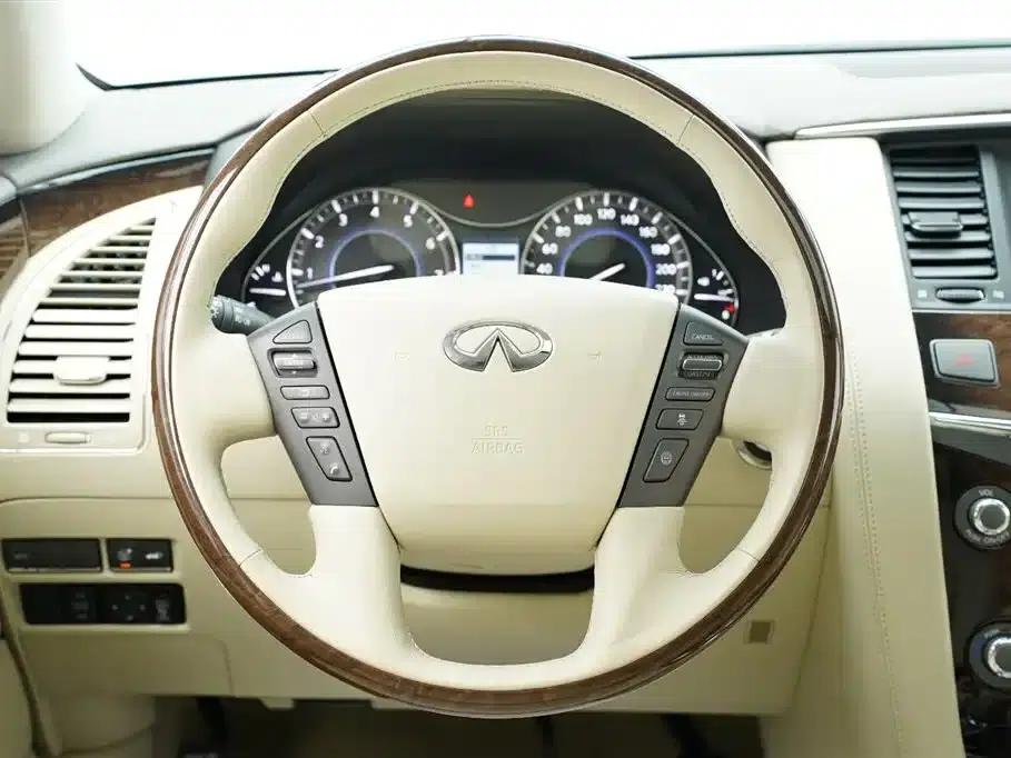 2011 Infiniti QX56 — миниатюра 32