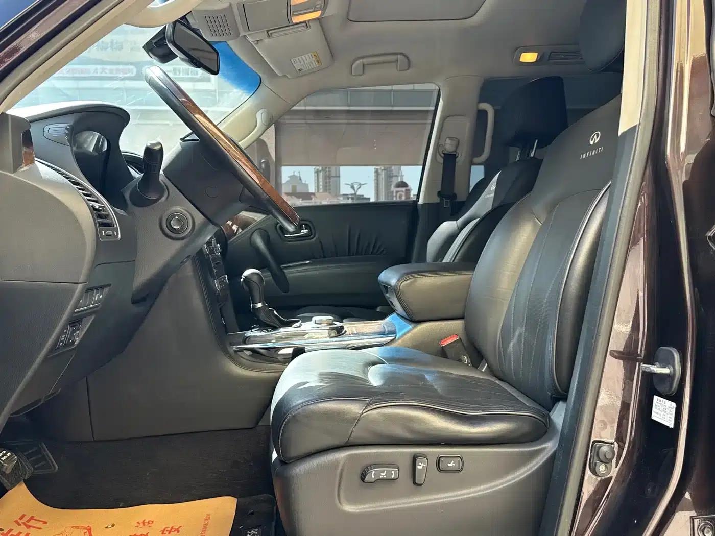 2011 Infiniti QX56 — миниатюра 8