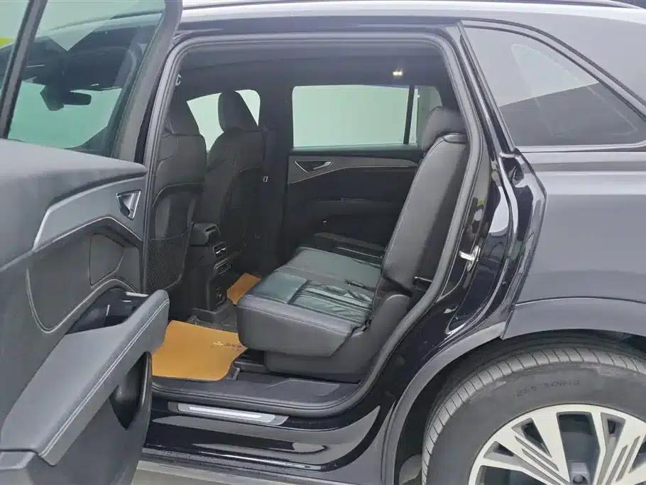 Audi Q5 e-tron 2023 Model 40 e-tron Shining Edition Mecha Set — миниатюра 11
