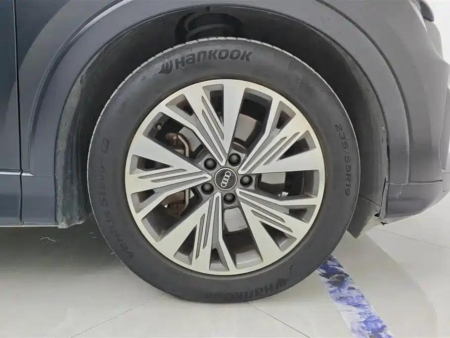 Audi Q5 e-tron 2023 Model 40 e-tron Shining Edition Mecha Set — миниатюра 6