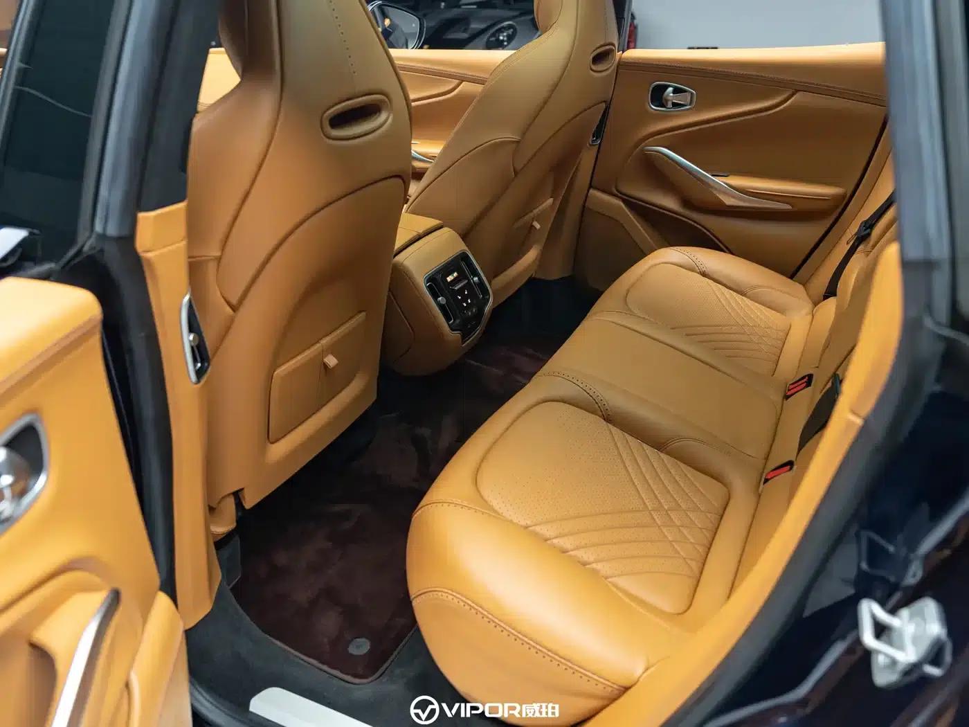 Aston Martin DBX 2020 4.0T V8 1913 First Edition Limited Edition — миниатюра 17