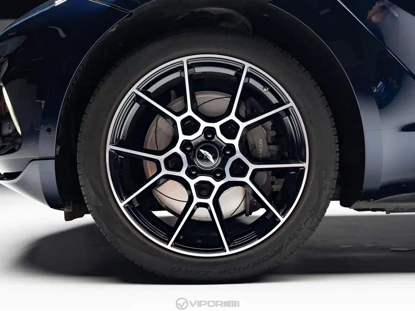 Aston Martin DBX 2020 4.0T V8 1913 First Edition Limited Edition — миниатюра 19