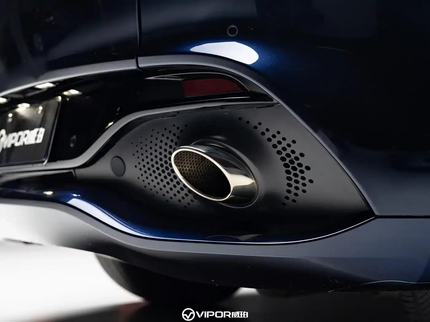 Aston Martin DBX 2020 4.0T V8 1913 First Edition Limited Edition — миниатюра 21