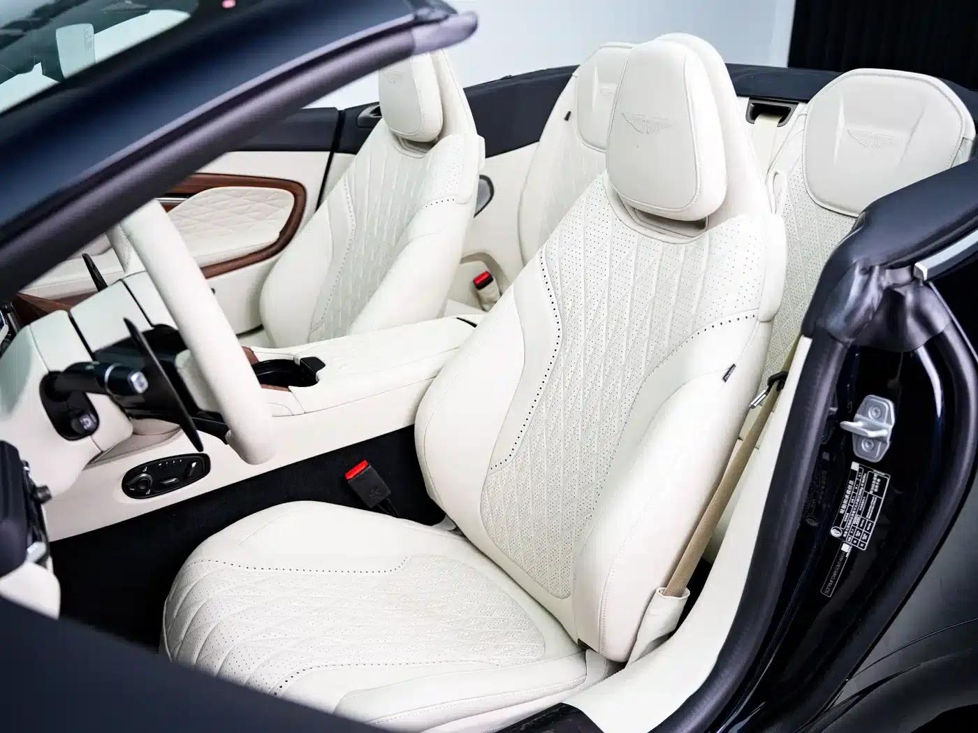 Aston Martin DB12 2025 4.0T V8 Volante — миниатюра 13