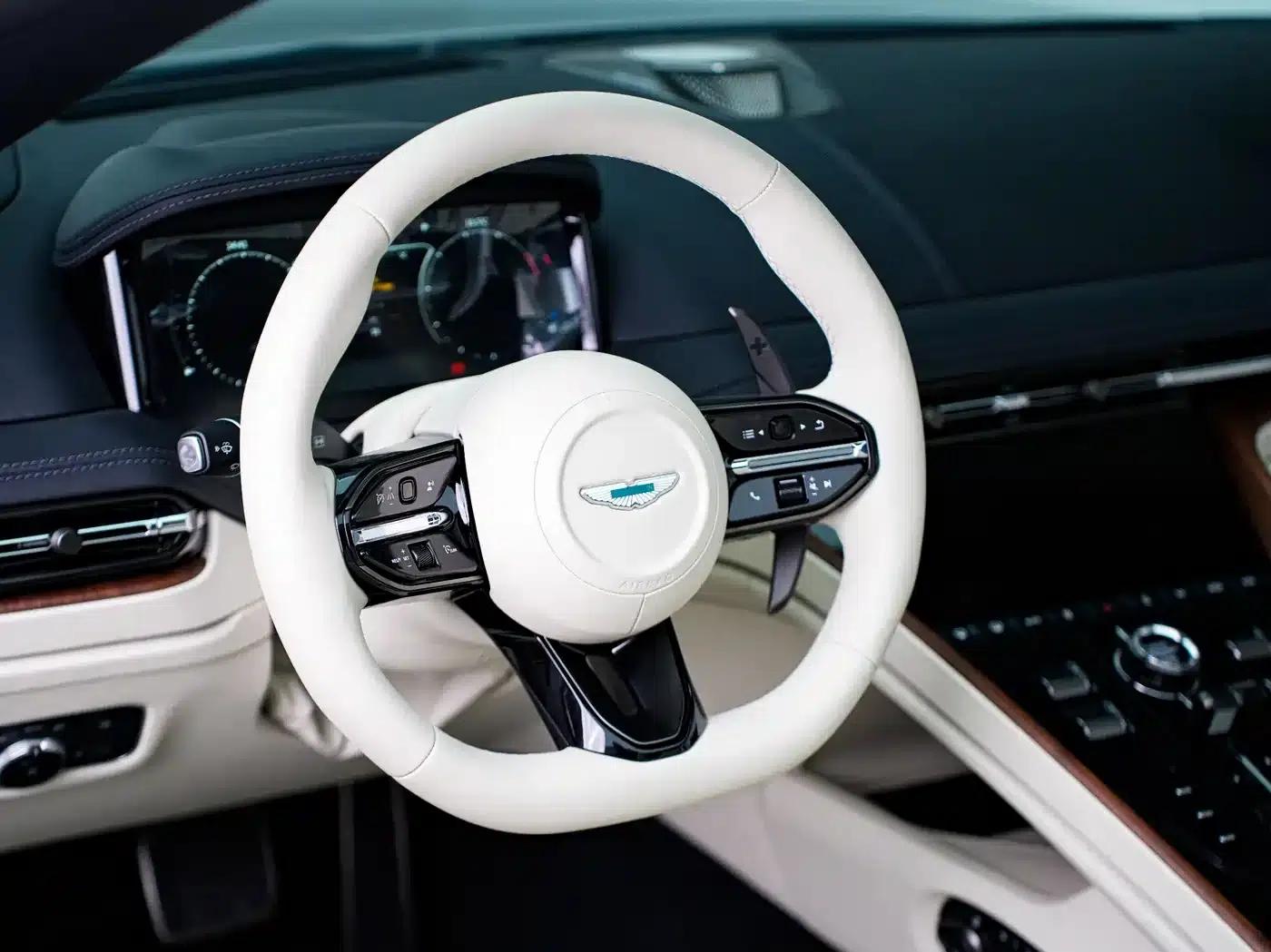 Aston Martin DB12 2025 4.0T V8 Volante — миниатюра 17
