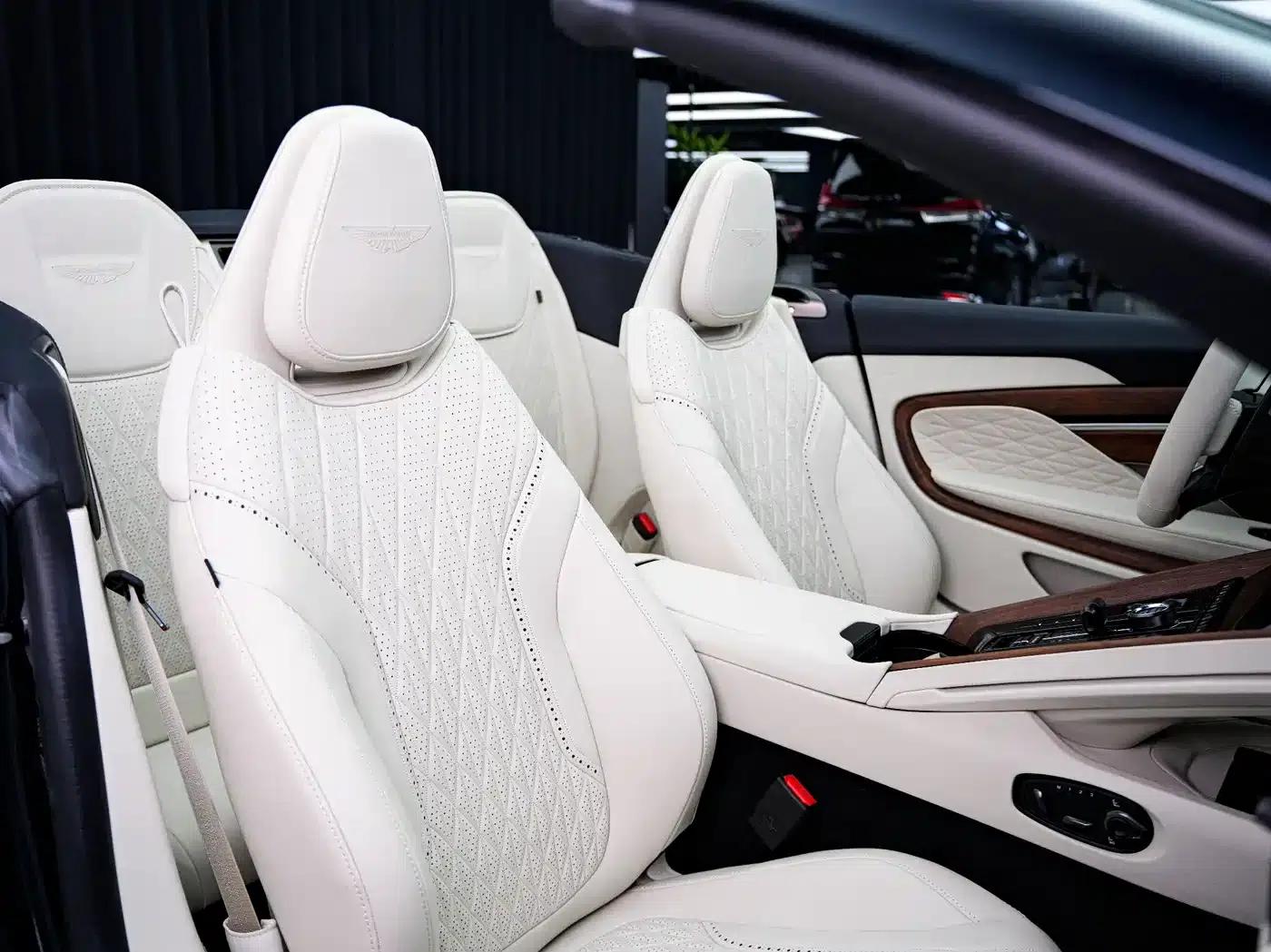 Aston Martin DB12 2025 4.0T V8 Volante — миниатюра 19