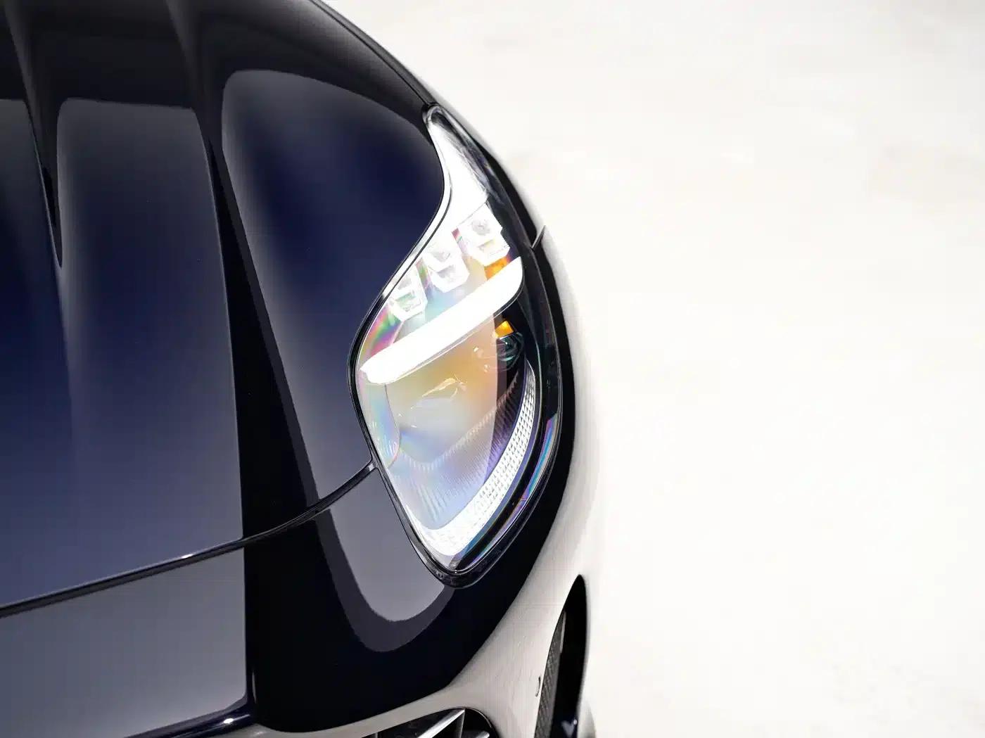Aston Martin DB12 2025 4.0T V8 Volante — миниатюра 7